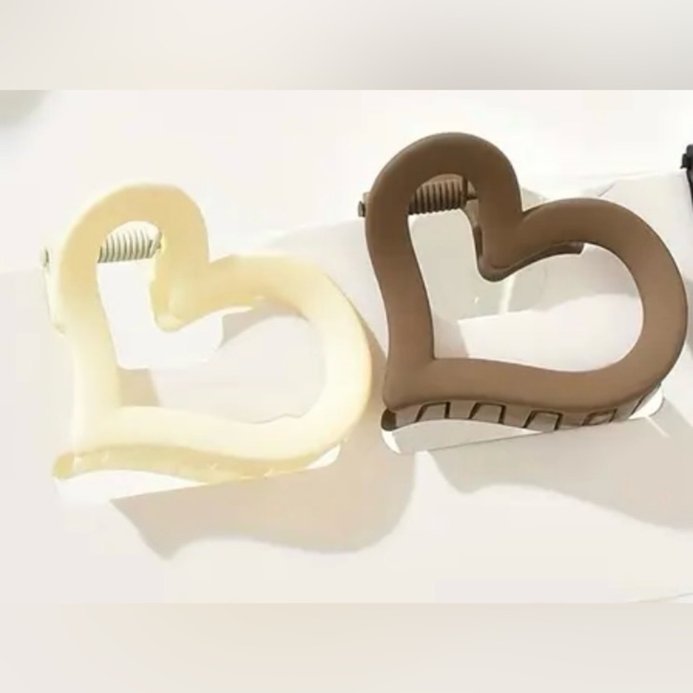 2 New Heart-Shaped Hair Claw Clips